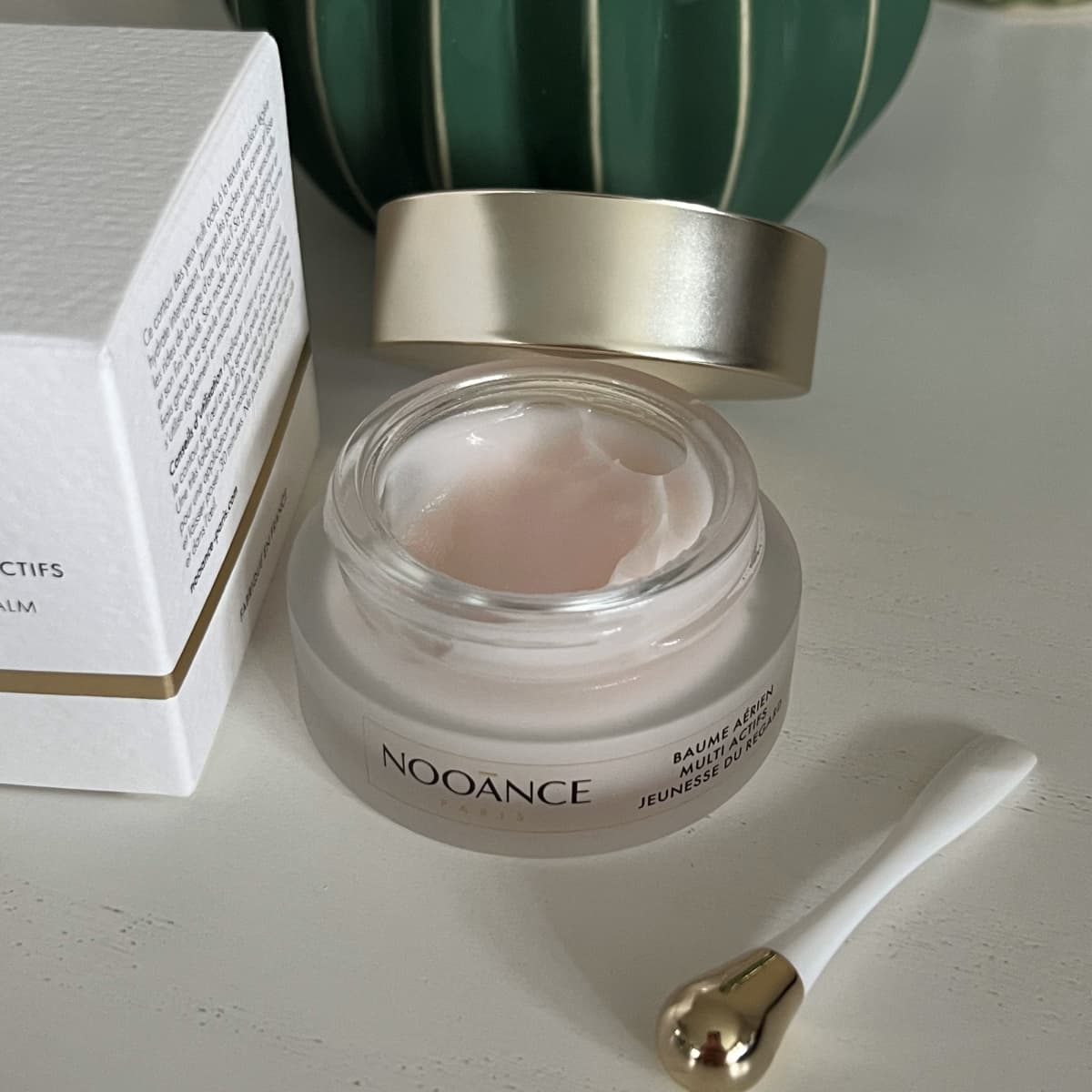 Mon avis sur les soins cosmétiques de Nooance : sérum, crème et baume 9 baume aerien regard nooance 1