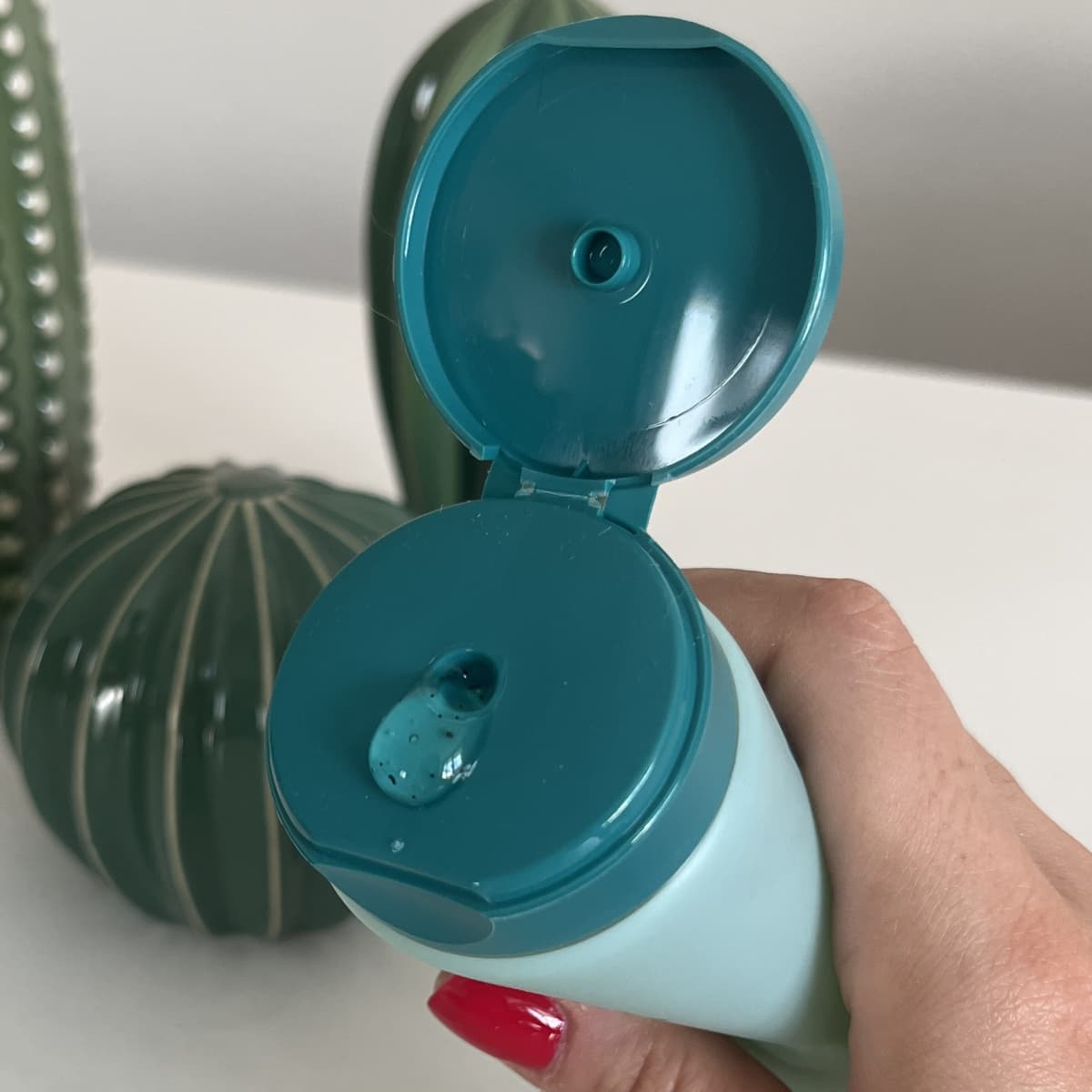 Mon avis sur les soins Payot : test, analyses compositions, et revue des avis clients 9 demonstration texture gelee nettoyante 1