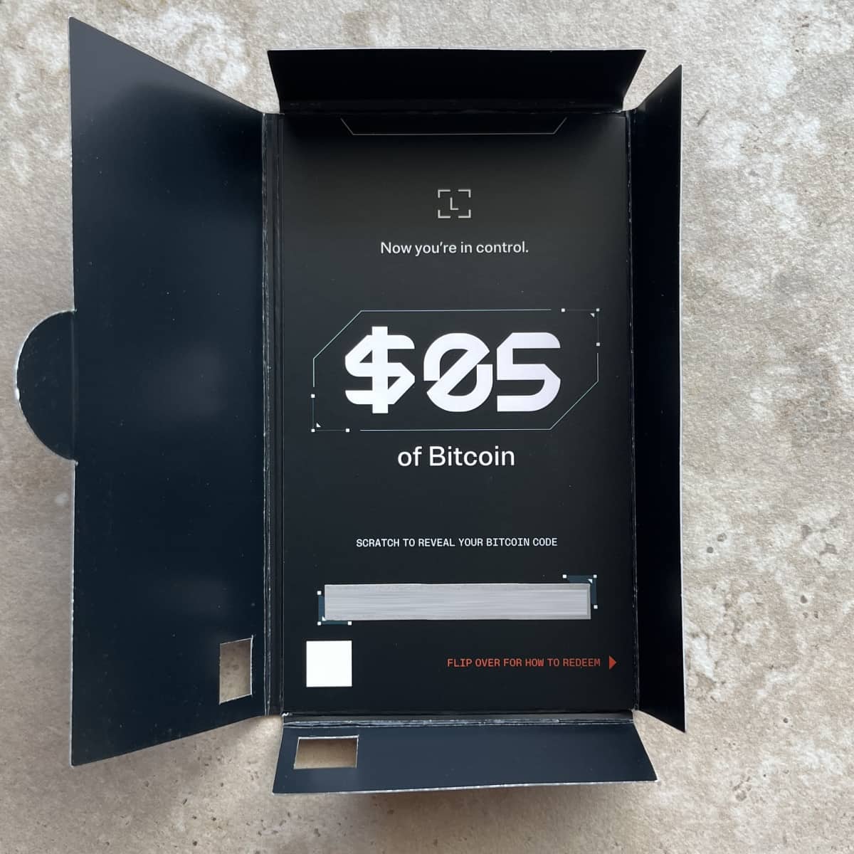 Code promo Ledger : 20€ en Bitcoin offerts cumulable avec les réductions ! 6 interieur bon parrainage ledger 1