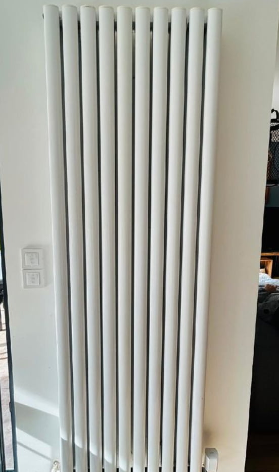 Hudson Reed : Mon avis avec analyse de la fiabilité et des avis clients sur leurs radiateurs 5 photo personnelle radiateur installe domicile hudson reed 1