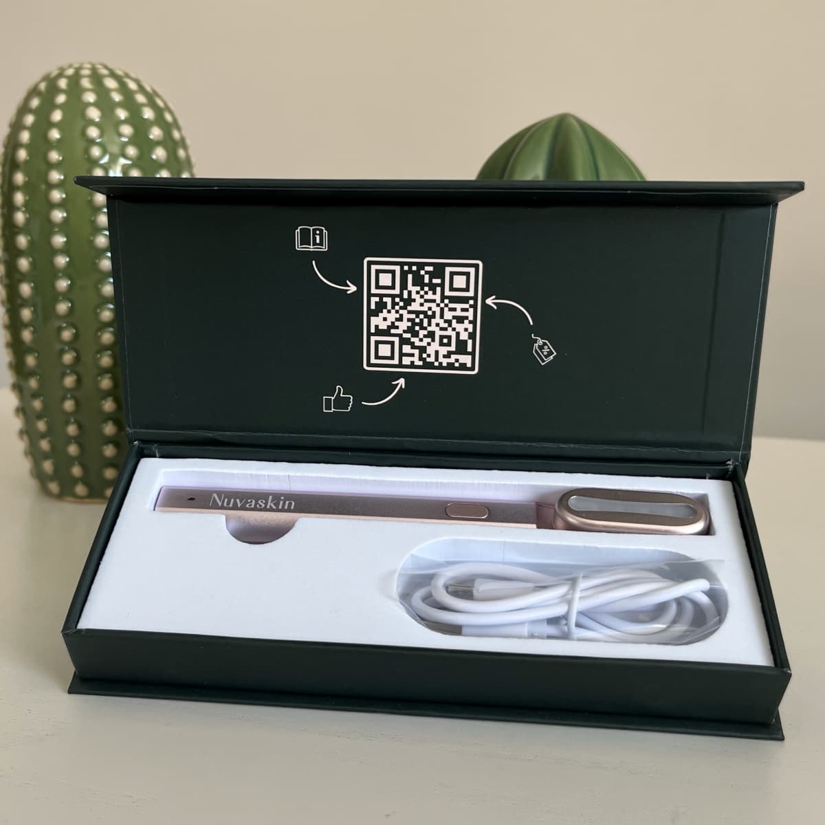 Mon avis sur Nuvaskin : Test avec analyse du stylo et sérum anti-cernes 4 stylo nuvaskin ouvert