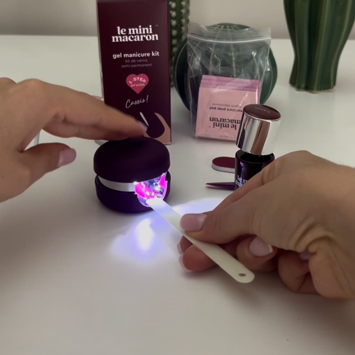 Le Mini Macaron : je teste leur kit de vernis semi-permanent Avis et retour d'expérience 6 utilisation lampe sechage 1