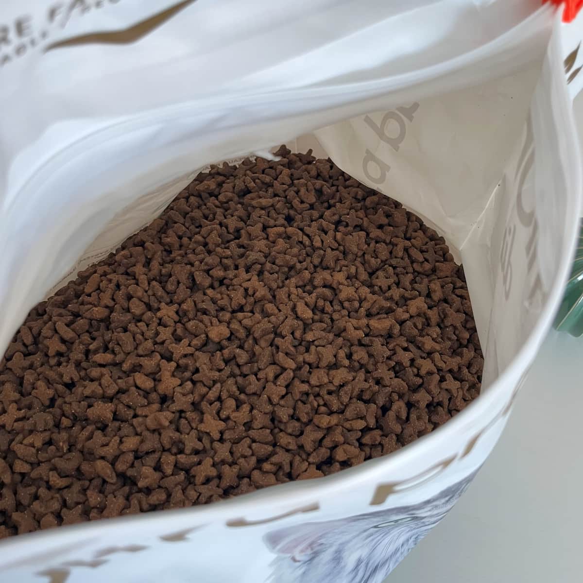 Ultra Premium Direct : Mon avis complété par celui d'un vétérinaire 5 zoom croquettes ultra premium direct 1