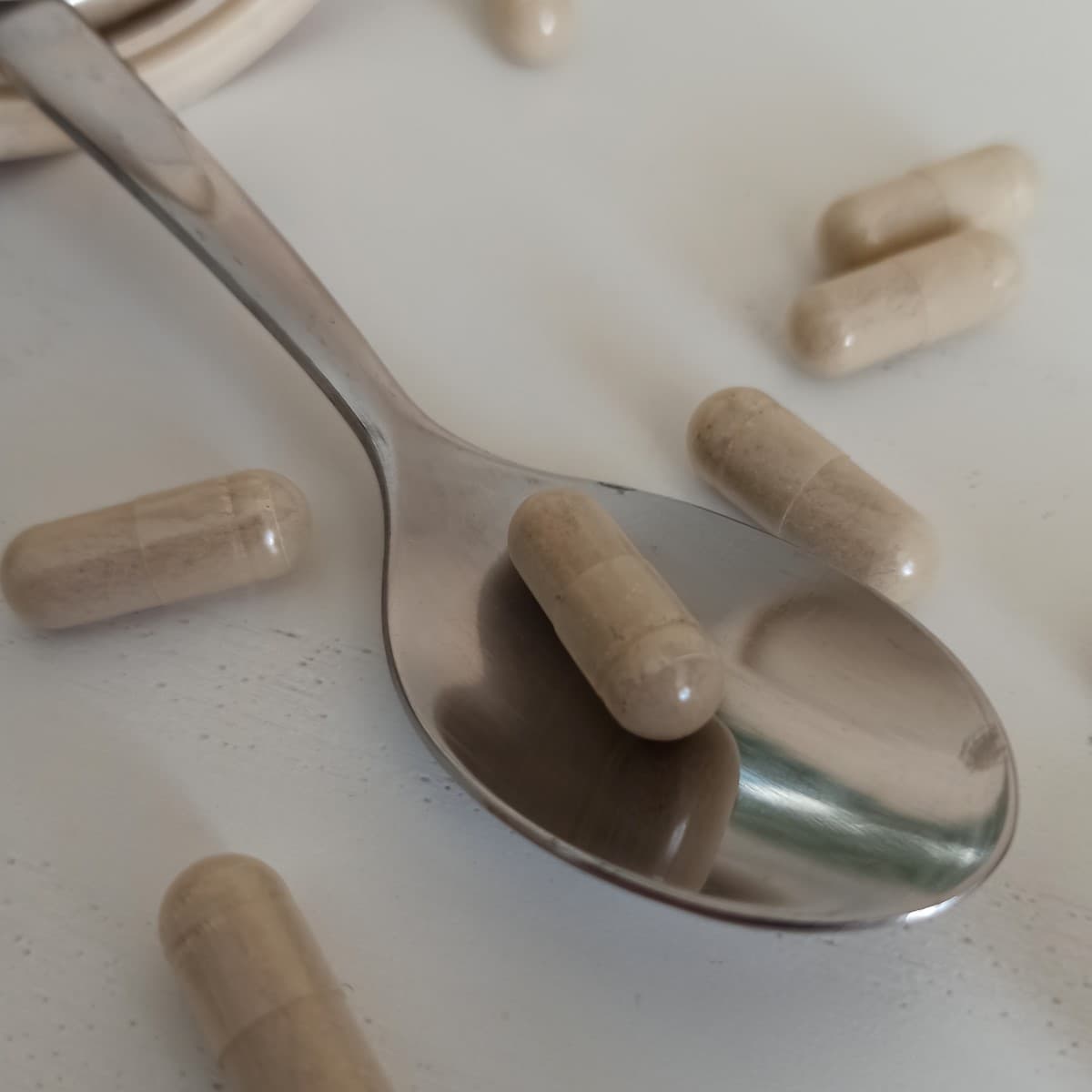 Je teste et donne mon avis sur les cures Circles : composition, efficacité, avis clients... 11 zoom taille gelule balance 1