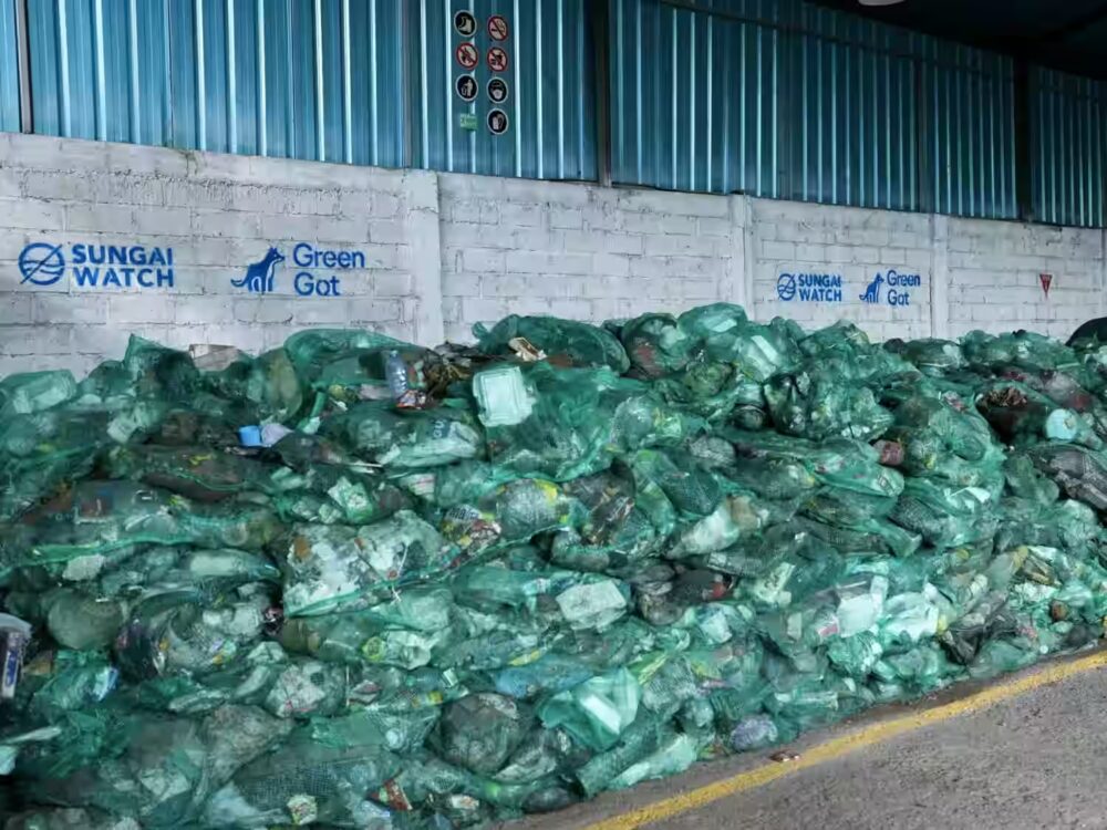 Mon avis sur Green-Got : la néobanque éthique est-elle vraiment à la hauteur ? 3 action nettoyage dechets green got