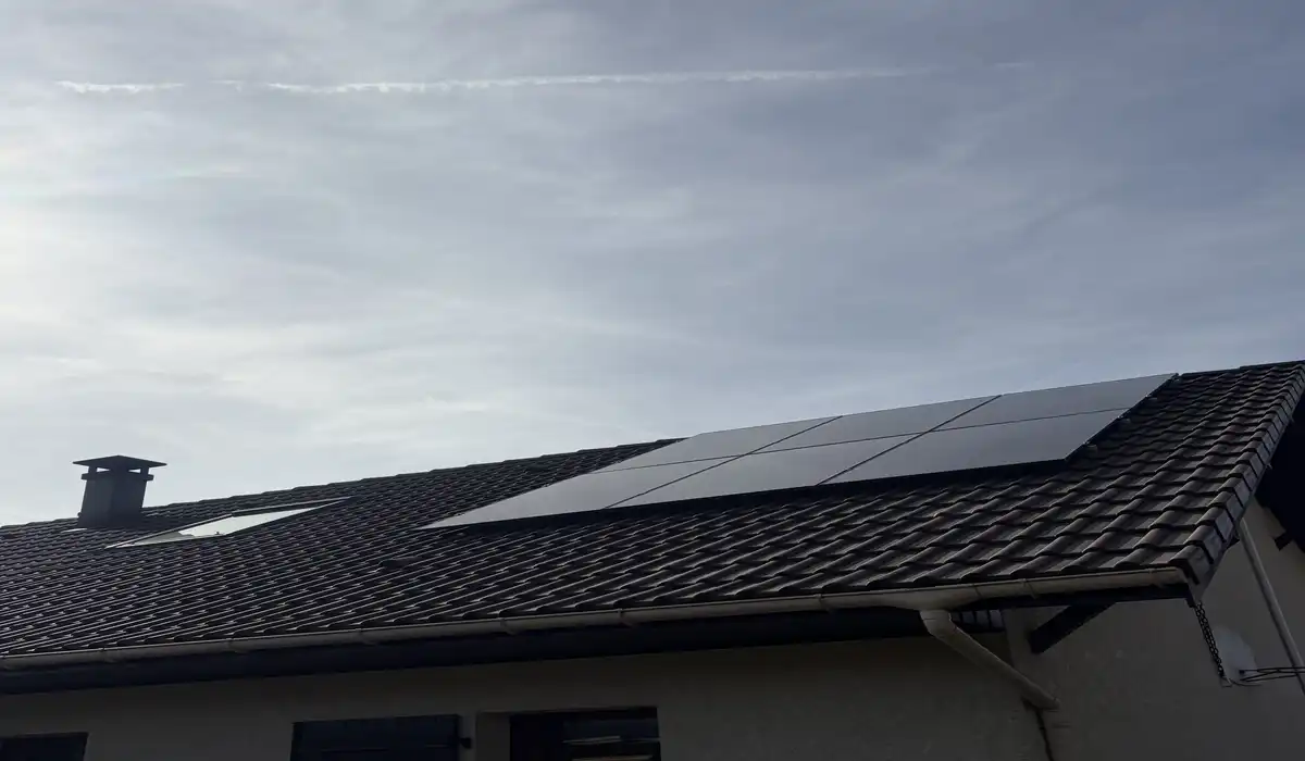 Mon avis sur Beem Roof : je l'ai installé en Février 2026, voici mon retour 23 panneaux solaires beem roof autre face termine lesavisdemilie