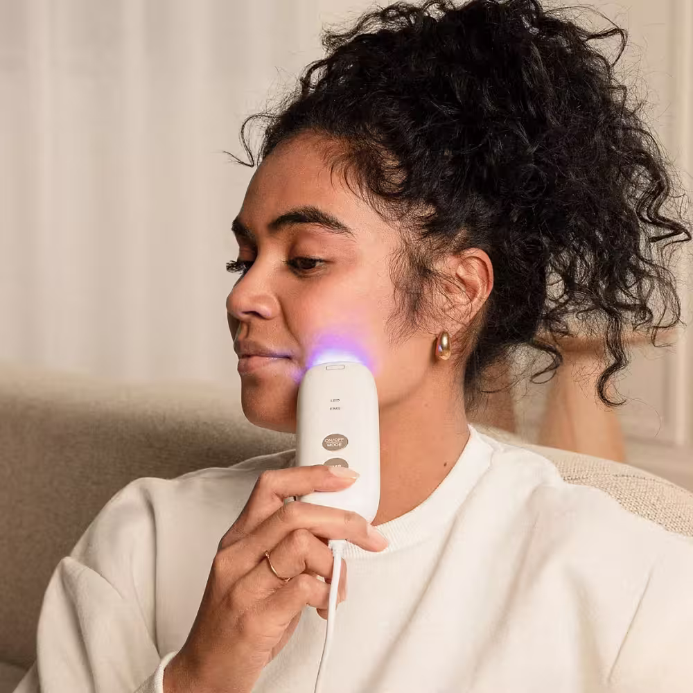 Mon avis sur le masque LED Silkn EMS FLME1PE1001 : trop de technologies... 7 utilisation batterie masque led silkn pour lumiere bleue lesavisdemilie