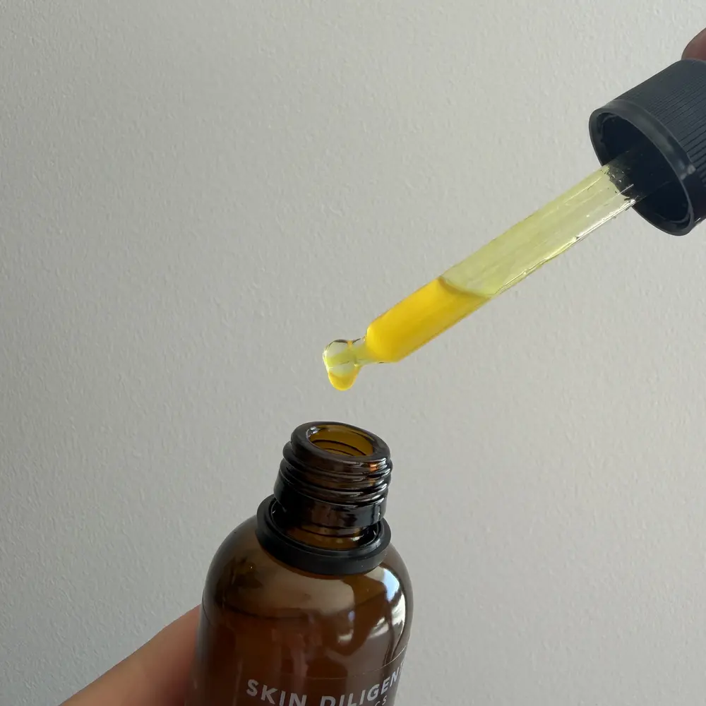 Mon avis sur le sérum au rétinal de Skin Diligent : vraiment efficace ? 5 zoom texture serum retinal skin diligent lesavisdemilie