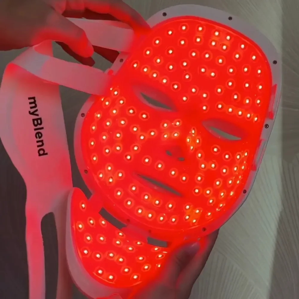 Masque LED MyBlend : Mon avis honnête et mitigé avec analyse complète 2 puissance lumineuse masque led myblend photo