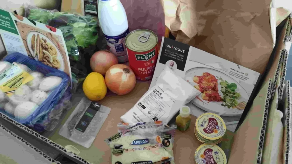 Cliente Quitoque depuis 2023 : mon avis honnête (prix, qualité, abonnement...) 5 colis quitoque ouvert sans sachet rangements lesavisdemilie