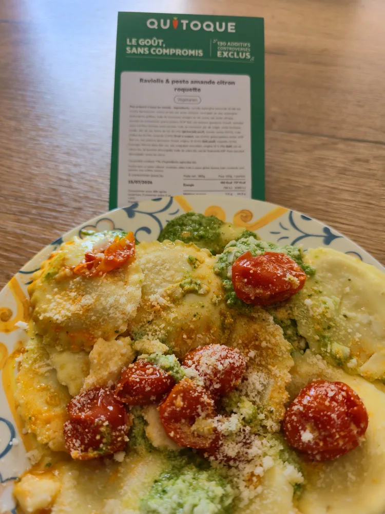 QuiToque ou Hellofresh ? Mon comparatif détaillé 15 plat quitoque en assiette raviolis pesto amande citron roquette