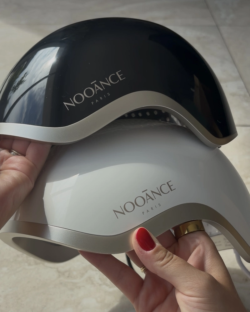 Nooance Expert X600 ou Nooance X400 ? Comparatif des casques LED pour cheveux 4 coque similaire modele noir et modele blanc casque cheveux nooance