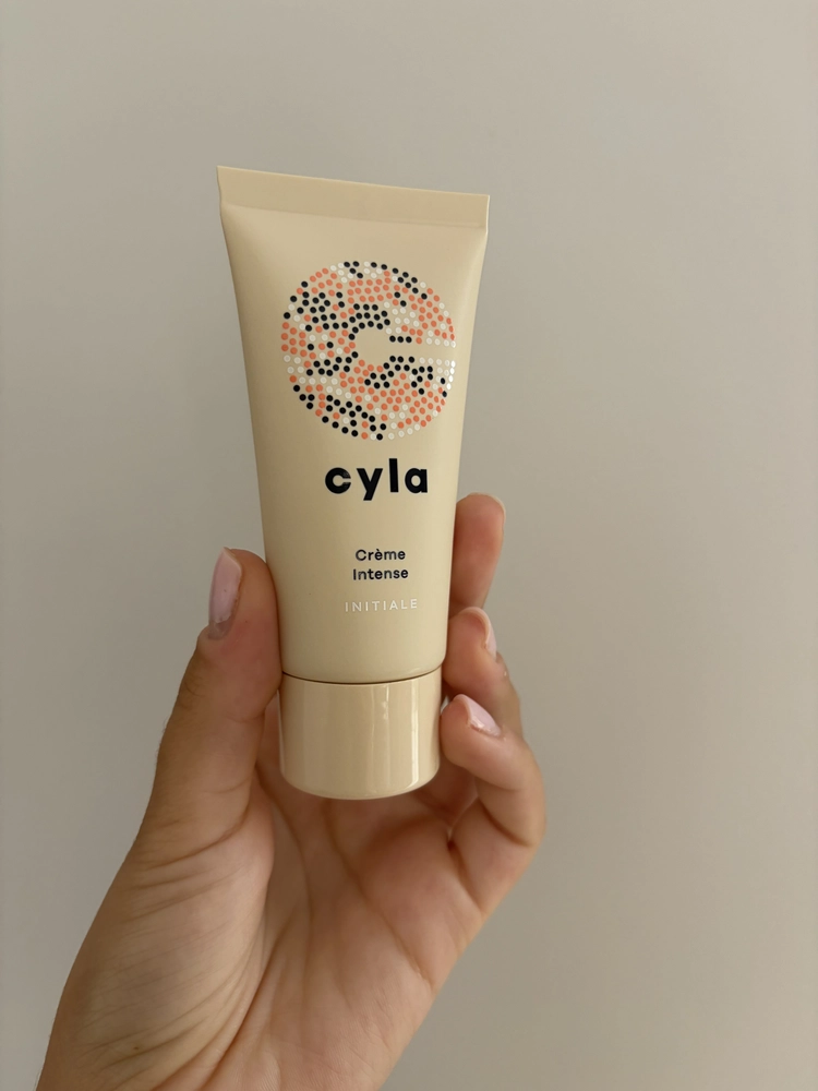 J'ai testé CYLA de Cyrille Laurent : mon avis honnête sur les produits 2 creme intense initiale cyla photo avant