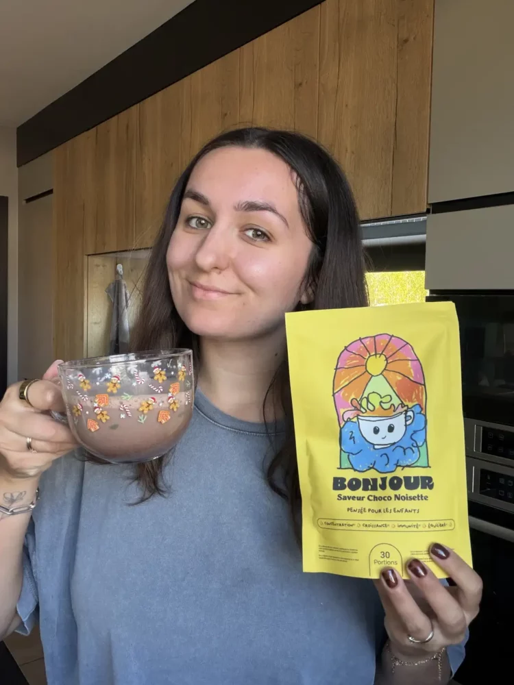 J'ai goûté et analysé Bonjour Kids : mon avis sur cette boisson pour enfant 1 emilie teste et goute la boisson bonjour kids choco noisette