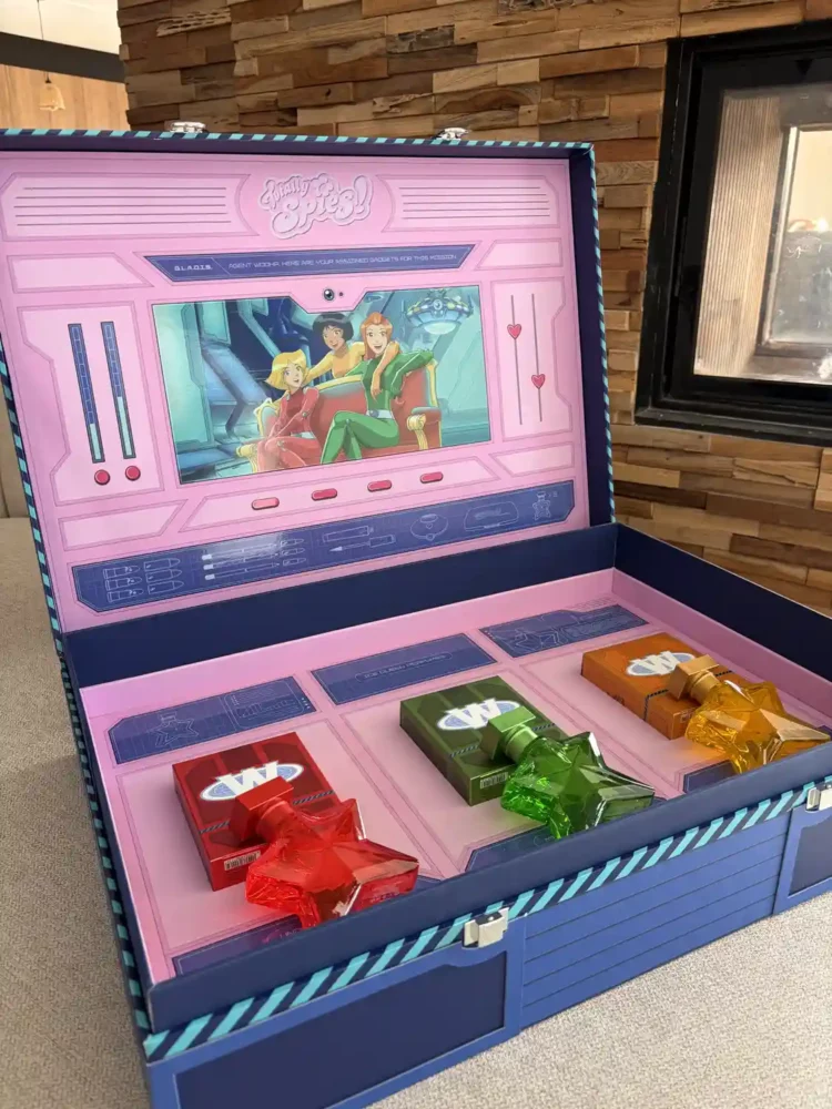 Martine Cosmetics x Totally Spies : mon avis sur la mallette Ultimate Spy Kit après le crash test 2 malette ultimate spy kit martine skin totally spies