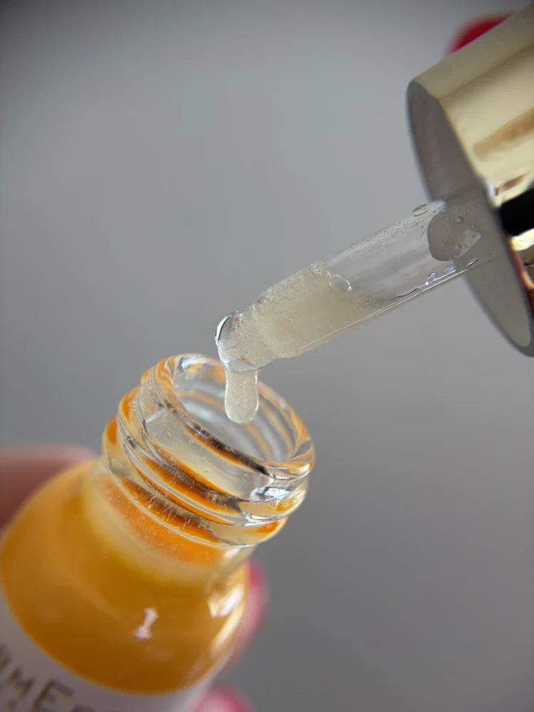 J'ai testé le protocole Vitamine C- Powder Flash de Dermeden : Mon Avis 6 zoom texture serum vitamine c dermeden powder flash