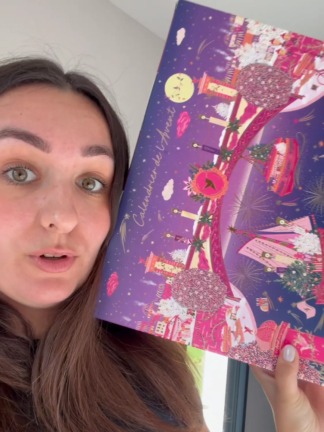 J'ai testé le calendrier de l'avent Adopt : mon avis sur les parfums 1 emilie avec son calendrier avent adopt