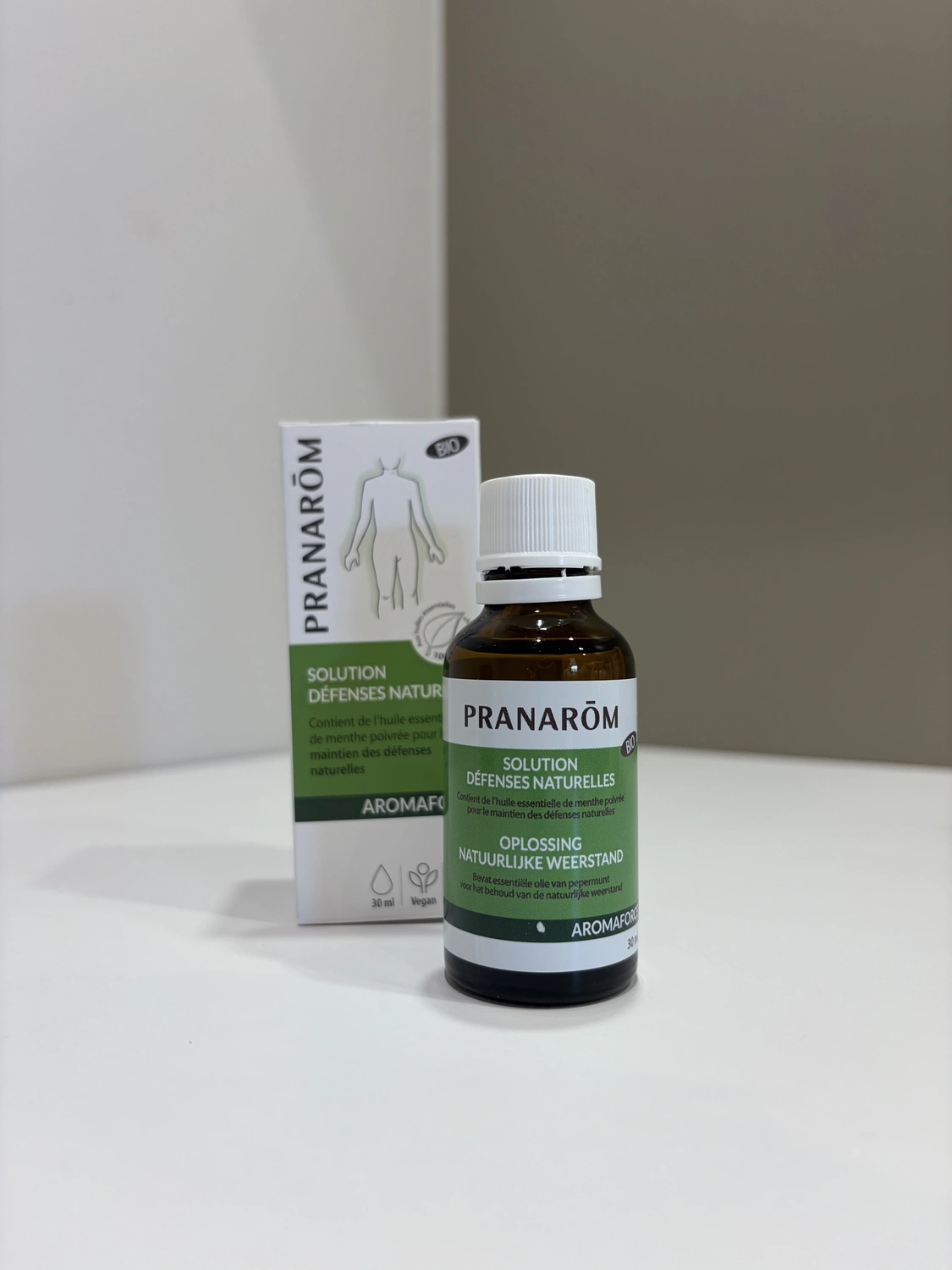 J'ai testé Pranarom : mon avis sur les remèdes naturels et baume pour bébé 7 Flacon de Solution Défenses naturelles Pranarom bio dans ma cuisine
