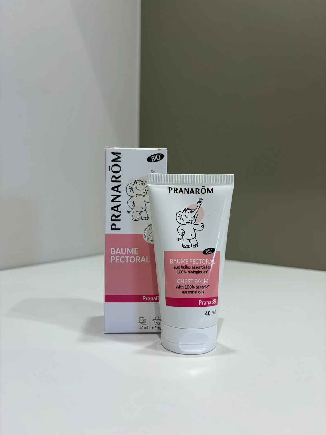 J'ai testé Pranarom : mon avis sur les remèdes naturels et baume pour bébé 9 Le baume pectoral bio Pranarom que j'utilise pour mon bébé