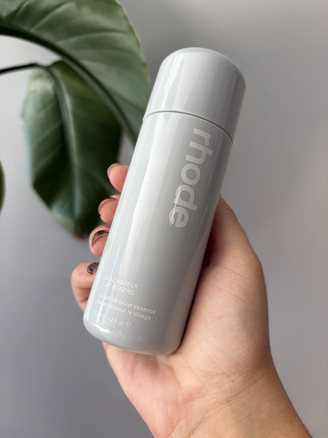 Avis Rhode chez Sephora France : j'ai testé 4 produits de la marque de Hailey Bieber 9 Packaging du Glazing Milk Rhode acheté chez Sephora France